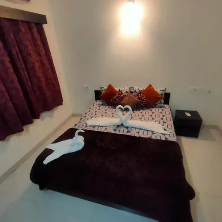 Beach Bay Apartments In Sun And Sands Candolim Exterior photo